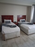 Twin Room, Mountain View | Desk, laptop workspace, iron/ironing board, free WiFi