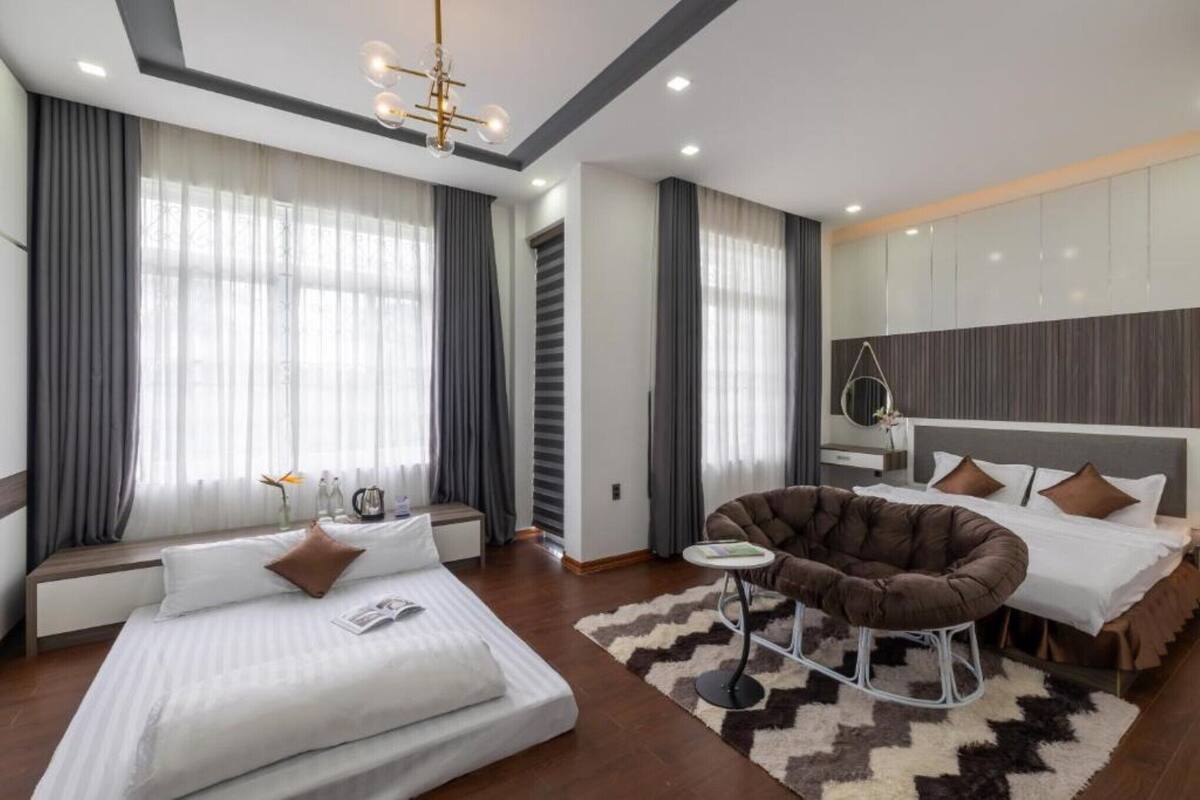 Vierbettzimmer, Balkon | Minibar, Verdunkelungsvorhänge, schallisolierte Zimmer, kostenloses WLAN