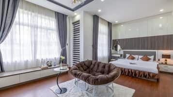 Vierbettzimmer, Balkon | Minibar, Verdunkelungsvorhänge, schallisolierte Zimmer, kostenloses WLAN