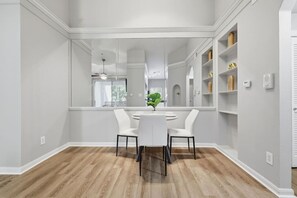 Dining - Central Dallas apartment with balcony and pool (Dallas)