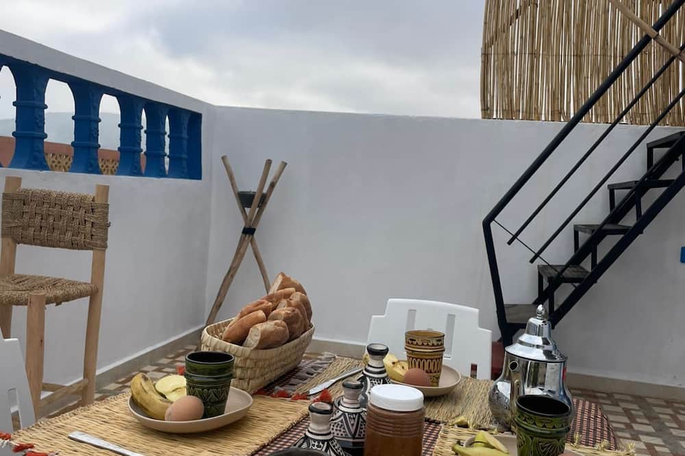 tayri surf house