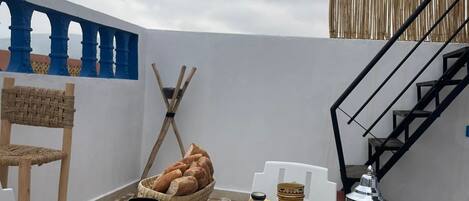 Free daily full breakfast