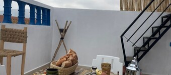 tayri surf house