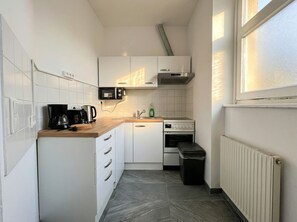 Basic Apartment | Private kitchen - Modern 3BR Near Rennweg for Long Stay (Vienna)