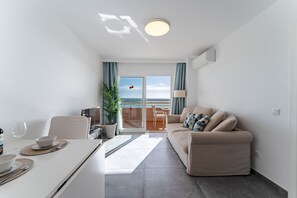 TV - Malagasuite Stella Maris Front beach (Fuengirola)