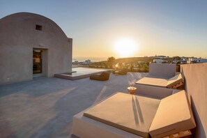 Terrace/patio - My Rental Homes - Thera Prince with 2 pools, gym facilitiesand sea view (Fira)