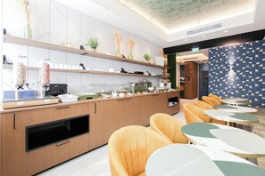 Daily buffet breakfast (EUR 20 per person) - TheROOMS by TheFLOOR Collection (Milan)