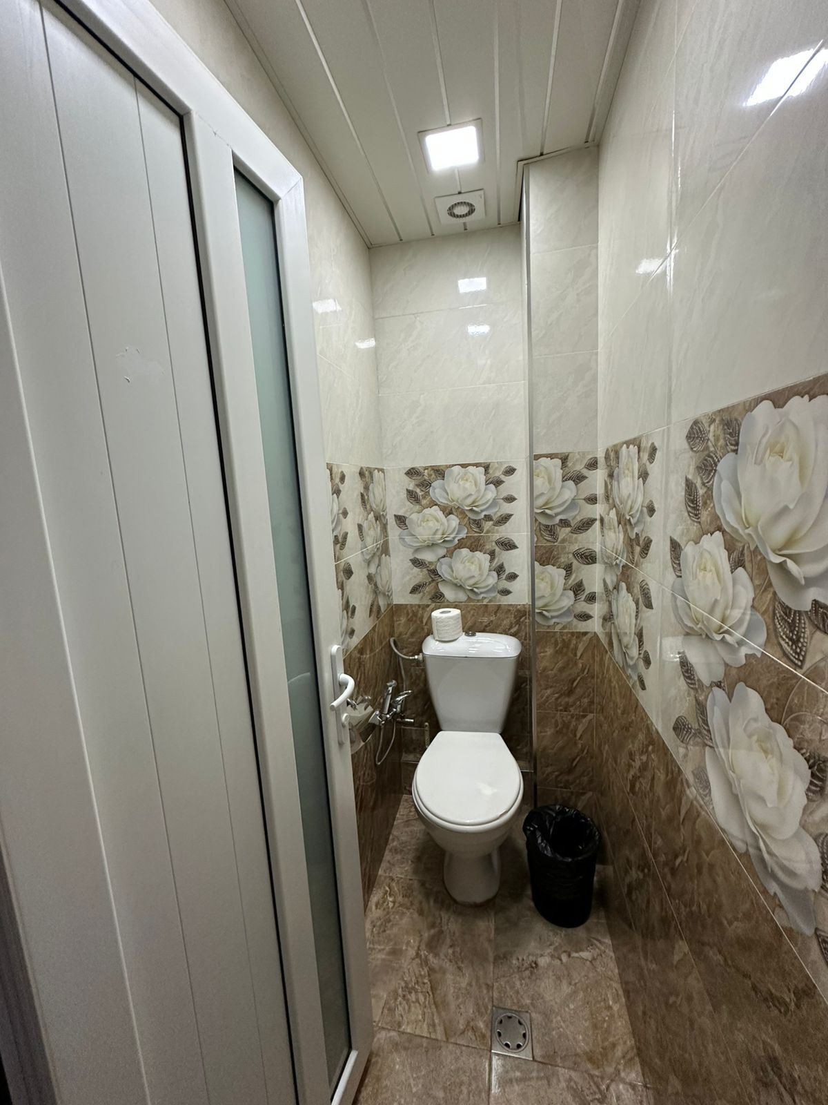 Apartament familiar, vistes a la ciutat | Bany | Sabatilles 