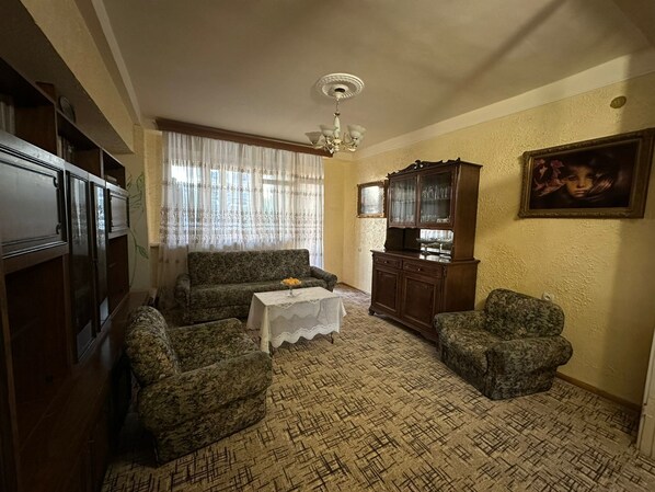 อพาร์ทเมนท์สำหรับครอบครัว, วิวเมือง | บริเวณนั่งเล่น