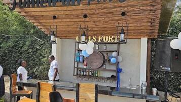 Bar (en el alojamiento)