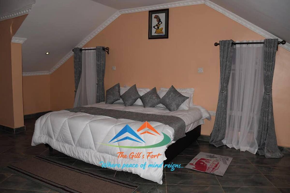 Kahden hengen executive-huone | Yksilöllisesti sisustettu, yksilöllisesti kalustettu, ilmainen Wi-Fi