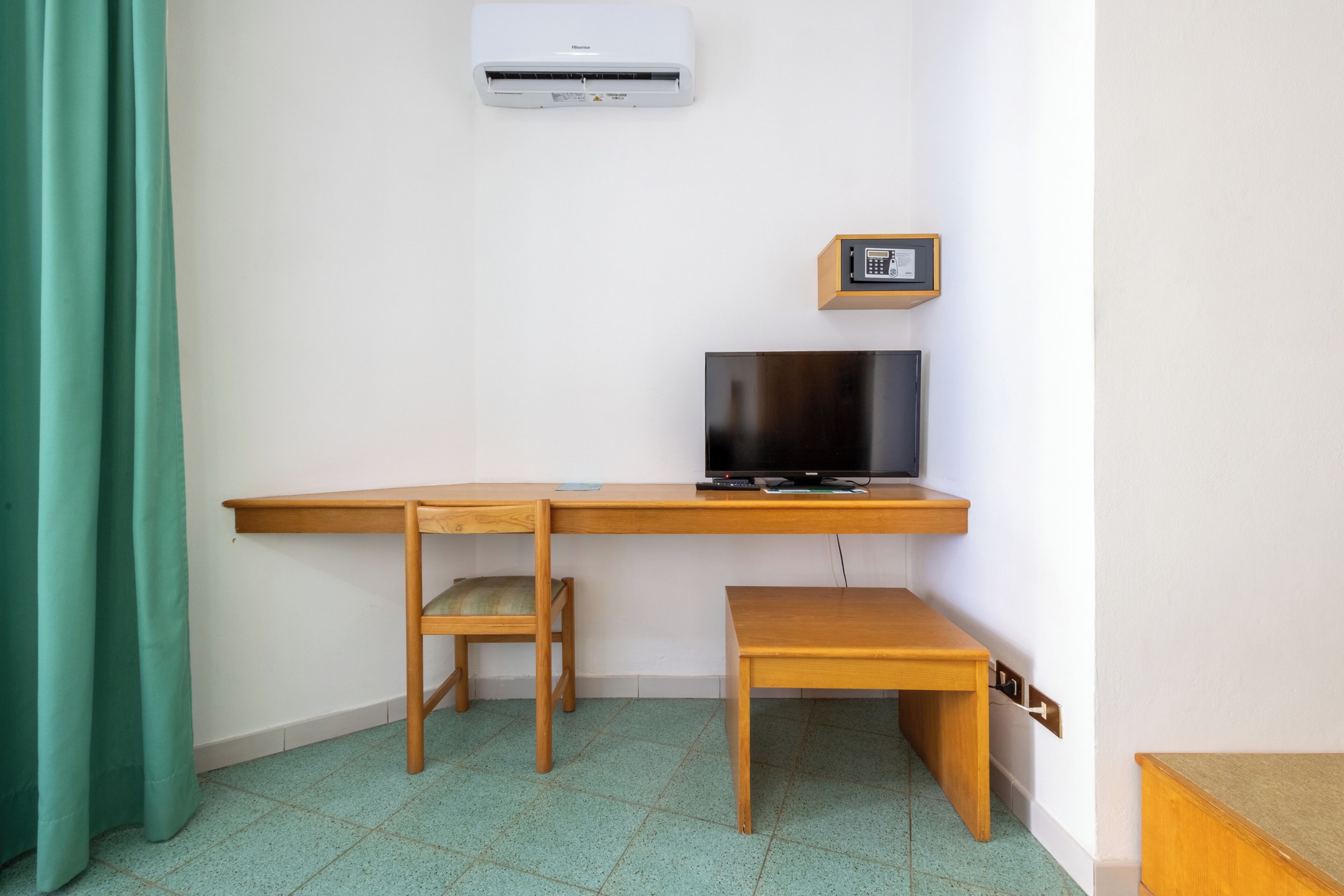 Caja de seguridad en la habitación, cunas gratuitas y wifi gratis 