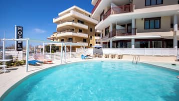 Seasonal outdoor pool