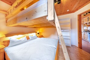 WiFi, bed sheets - Steinadler Silberleiten Apartment with Mountain View, Terrace and Wi-Fi (Hochkrimml)