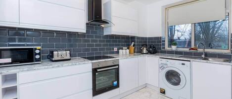 Fridge, microwave, oven, stovetop