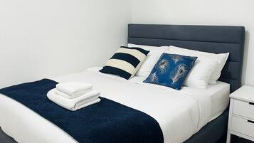 2 Schlafzimmer, Zimmersafe, Bügeleisen/Bügelbrett, WLAN