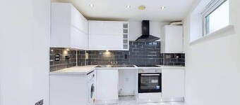Supremely Posh 2-Bed Flat in Dartford with Parking