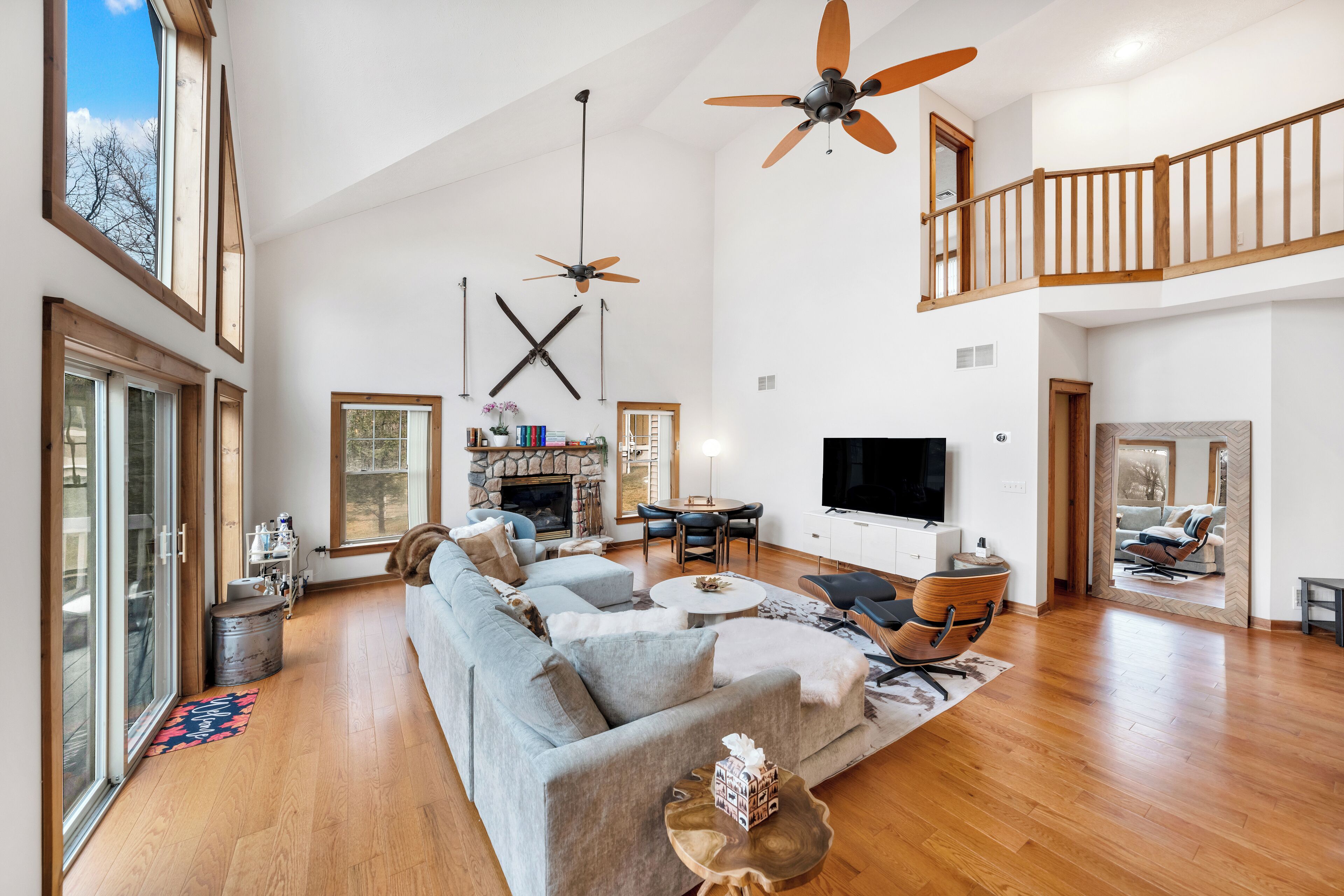 Smart TV, fireplace, offices, printers