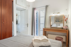WiFi, bed sheets - Xanthi House Sikinos (Σίκινος)