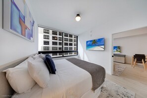1 habitación, escritorio, tabla de planchar con plancha y wifi 