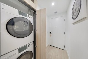 Interior - NEW Downtown Miami 1BR | Bright, Modern & Central (MIAMI)