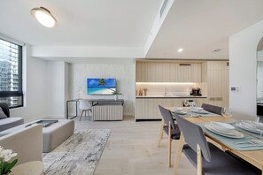 Interior - Luxury 2BR ApartmentDowntown Miami pool &park (MIAMI)