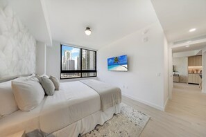3 bedrooms, desk, WiFi - Luxury 2BR ApartmentDowntown Miami pool &park (MIAMI)