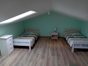 3 habitaciones, tabla de planchar con plancha y wifi gratis 