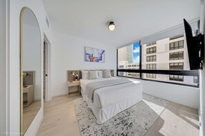 1 Schlafzimmer, Schreibtisch, BĂŒgeleisen/BĂŒgelbrett, WLAN