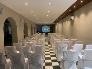 Meeting facility - PRATAP MAHAL BY VIHASTA (udaipur)