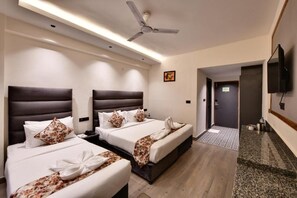 Free WiFi - Hotel Click Sunburry (Katra)