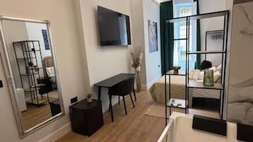 Deluxe Double Room, Balcony | In-room safe, blackout drapes, soundproofing, free WiFi