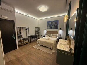 Deluxe Double Room, Balcony | In-room safe, blackout drapes, free WiFi - Hostal Ventura Luxury (Alicante (Alacant))