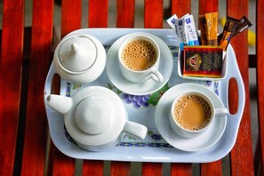 Alimentos y bebidas