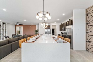Interior - Resort-Style Living w Private Pool & Amenities (Kissimmee)