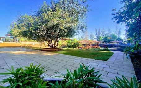 Property grounds. Prakriti Agro Farm Resort