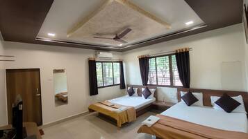 Family Room | Free WiFi