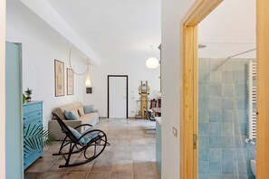 Interior - Sorrento City Center Apartment with Balcony, Wi-Fi and Air Conditioning (Sorrento)
