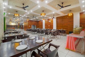 Restaurant - Hotel Siya Ram by AKC Hotels (Haridwar)