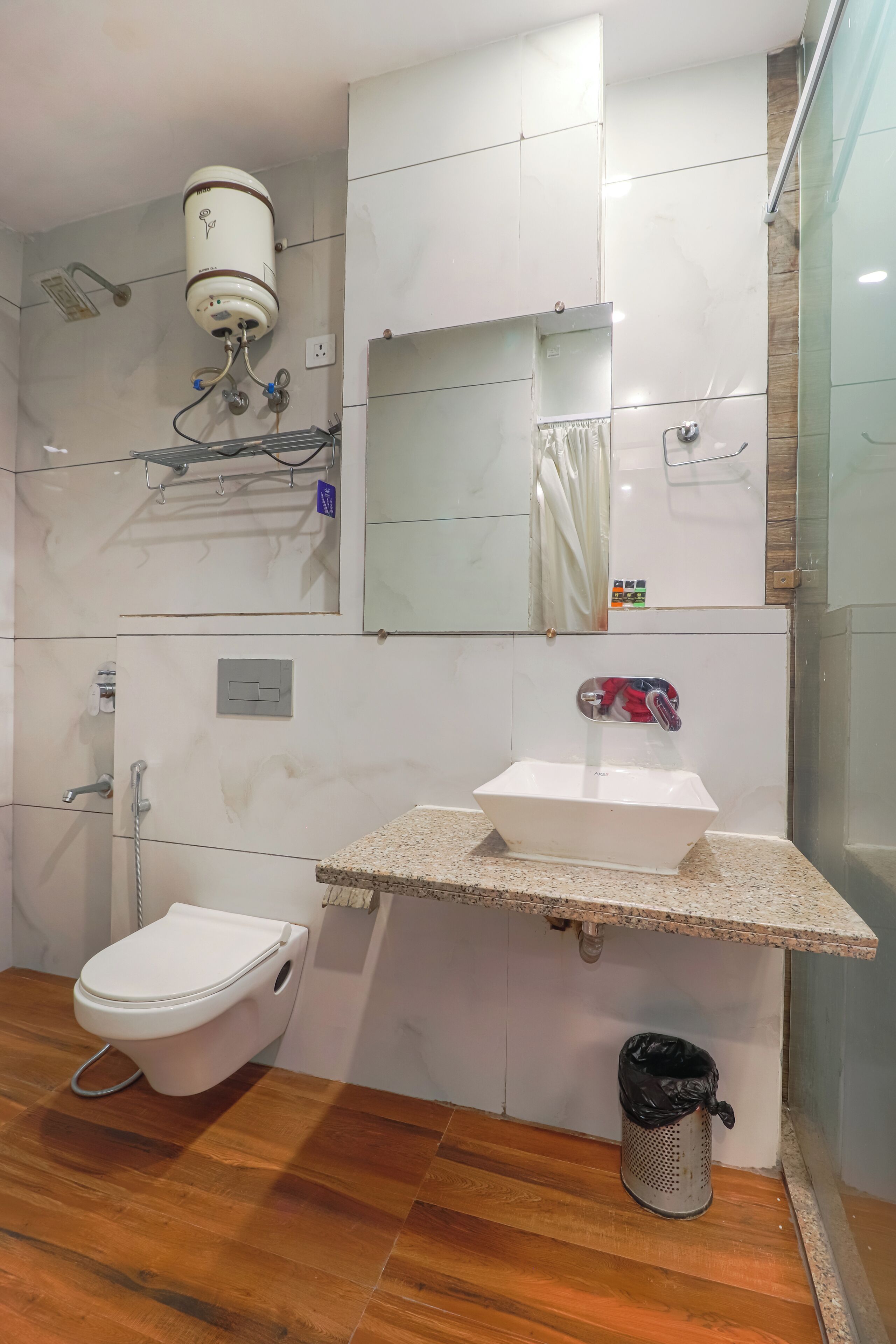Superior Double Room, Balcony, City View | Bathroom | Shower, towels, soap, shampoo