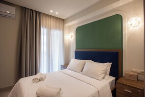 1 bedroom, iron/ironing board, travel cot, free WiFi - Heart of Heraklion 1BR Apt with Balcony Walking distance to All Sites (Iraklio)