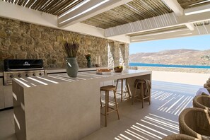 Outdoor dining - Villa Socrate with pool and gym - My Rental Homes (Mykonos)