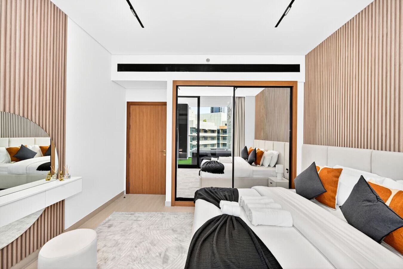 Tabla de planchar con plancha y wifi