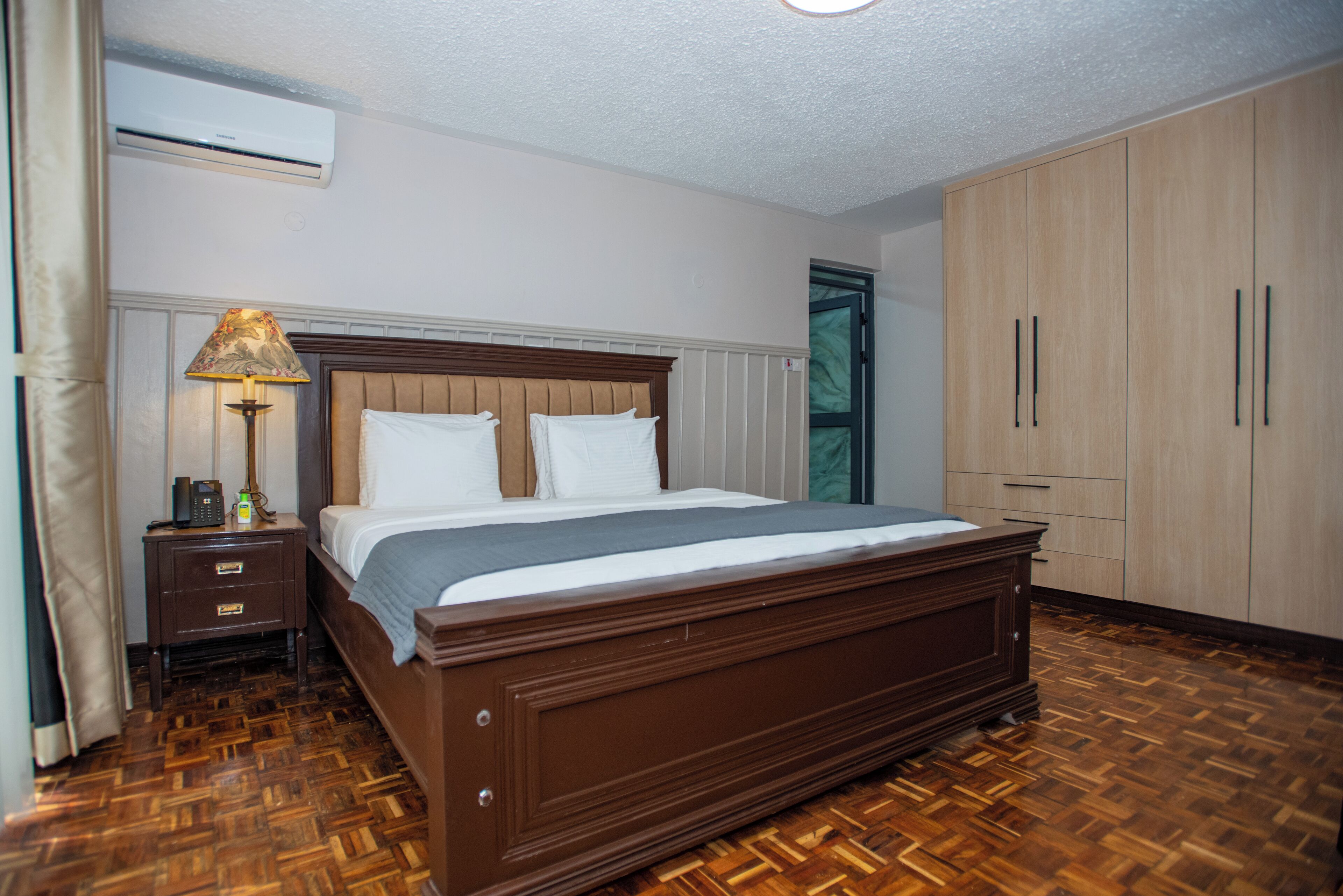 Superior Double Room, 1 King Bed, Air conditioning, Garden View | In-room safe, desk, laptop workspace, blackout drapes