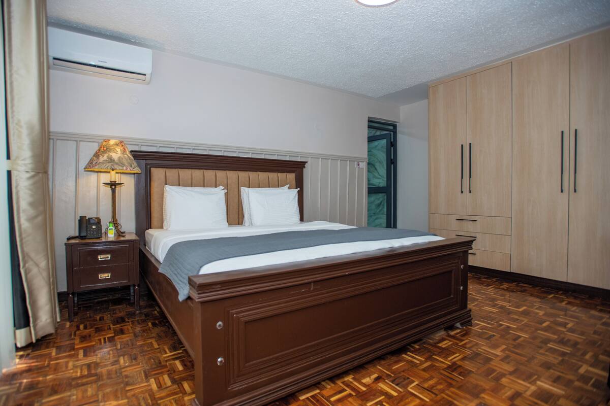 Superior Double Room, 1 King Bed, Air conditioning, Garden View | In-room safe, desk, laptop workspace, blackout drapes