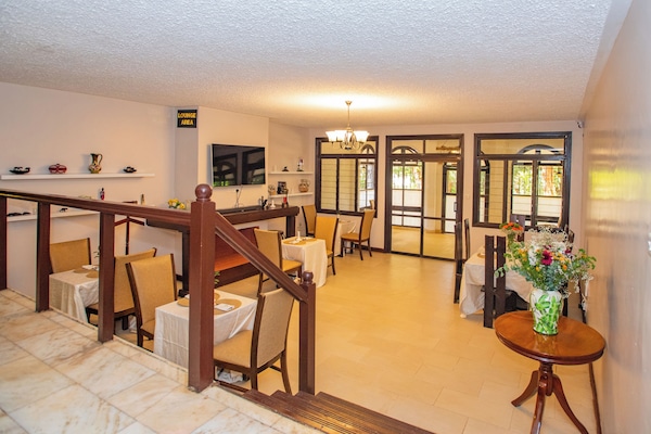 Colazione preparata su ordinazione inclusa, servita tutte le mattine