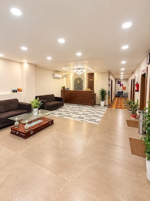 Lobby sitting area - Laxmi Vilas (Varanasi)