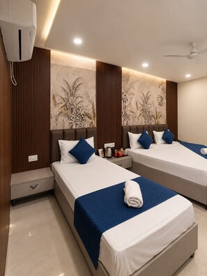 Room - Laxmi Vilas (Varanasi)