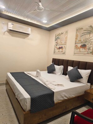 Free WiFi - Laxmi Vilas (Varanasi)