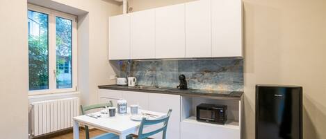 Fridge, microwave, dishwasher, toaster
